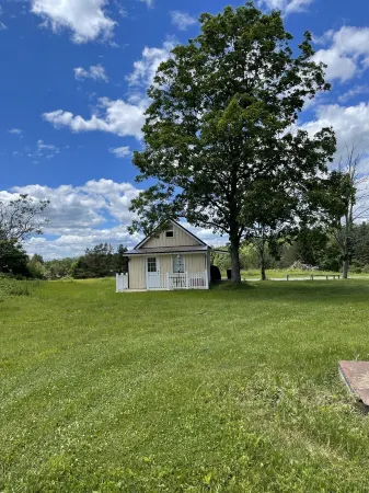 Renovated Cabin, with custom craftwork, in Picturesque Finger Lakes Wine Country