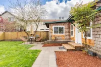 Charming Ballard Cottage Retreat with Cozy Fireplace Hotels in Ballard