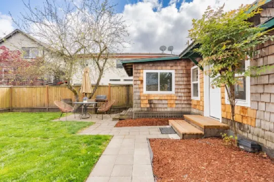 Charming 1Br Cottage in Ballard Hotels in ballard