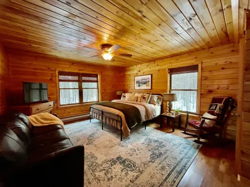 Cozy cabin near Lake Placid & High Peaks. Featuring 7 person hot tub and Yoga