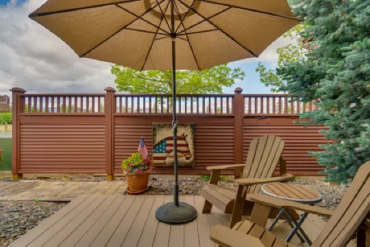 5 Star, 1 Level, Downtown, Quiet, Great View, Walk, Cozy, Pet Friendly, Enjoy!