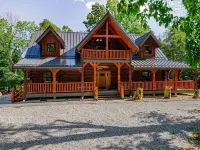 New luxurious Cabin, 10 min away from old man cave
