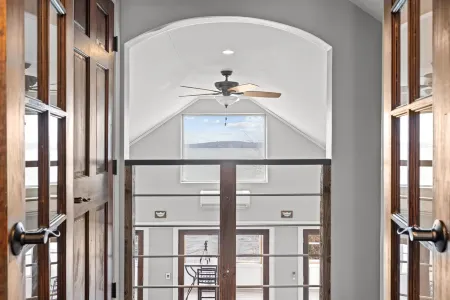 Stunning VT lake house- dog friendly