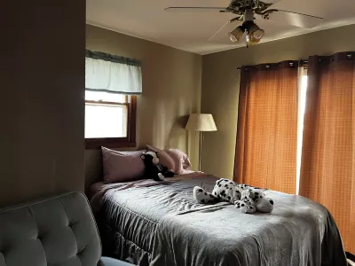 Cozy Cabin in the woods! Private but close to activities.