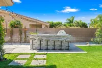 NEW! Mountain Views, Saltwater Pool&Spa, Firepit and Outdoor BBQ and bar area