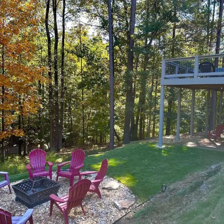Buford Forest Retreat- Fire Pit - 5 Bdrms- Sleeps 13 - Water Park, Venues, Golf!