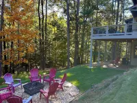 Buford Forest Retreat- Fire Pit - 5 Bdrms- Sleeps 13 - Water Park, Venues, Golf! - 4-نجوم