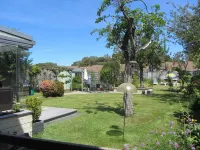 4 bedroom, 3 bath, walk to the beach, golf, shops, pubs. New Forest 3 miles.