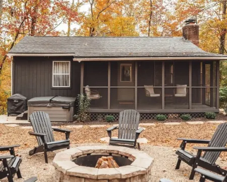 Hocking Hollows, cabin on 22 acres 馬裏恩酒店