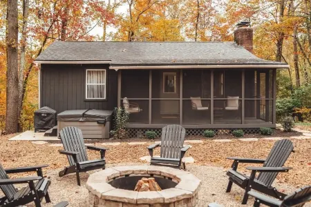 Hocking Hollows, cabin on 22 acres