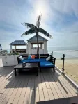 Coastal Retreat · Walk to Salisbury Beach · Sleeps 6