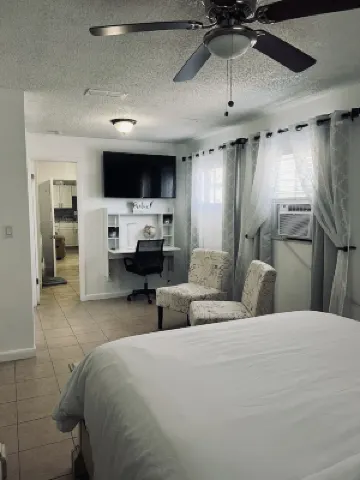 Stunning private suite located at the heart of all action Hotels in Palm River-Clair Mel