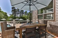 4BR 4BA Osterville home with pool, hot tub, game room-minutes from the beach!