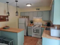 Quaint Mr Rogers Home near Fleming Island