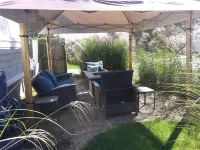 Easton's Beach House: Fall Weekends, Cozy Firepit, Steps to the Beach! Hotel a Middletown