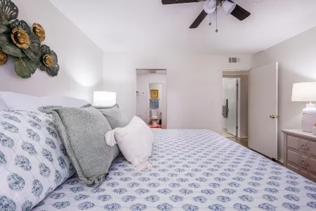 Cozy 2-bedroom condo in the heart of Homewood/Vestavia, minutes from Samford/UAB Отели рядом с достопримечательностью «Университет Самфорд»