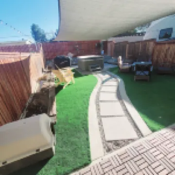 Cute 1 Bdrm Studio. Perfect to Get Away from the Hustle and Bustle of City Life.