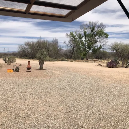 Ranchito Paraiso: Pet-friendly Rustic Elegance in the Desert