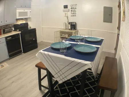 Comfortable and quiet apartment minutes from downtown in Thomasville