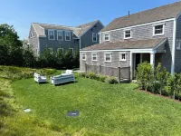 Charming new construction 4br cottage in town