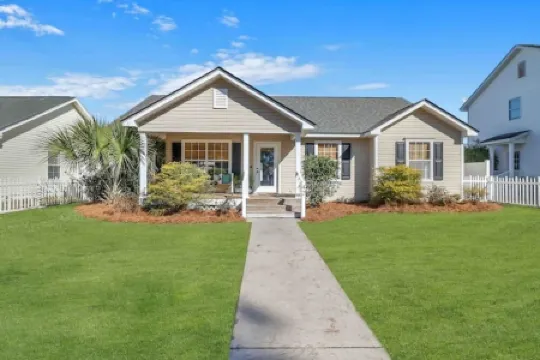 Coastal Cottage near DT Bluffton w/ Golf Cart