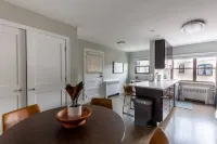 ✨Chic|Luxurious|2BR|Trendy|Evanston Next To Beach✨ Hotels in Evanston