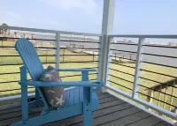 “Little Salt” GREAT LOCATION on intercoastal! Catch fish from backyard