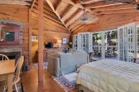 1940s Cottage Stunner Large Studio w/loft feel dog friendly