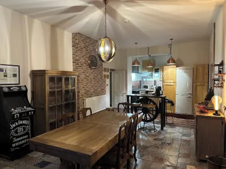 Delightful House in the Heart of the Matlocks! Отели рядом с достопримечательностью «Gulliver's Kingdom»