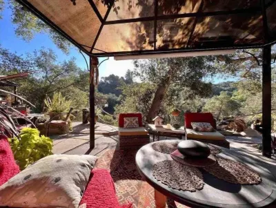 Relaxing views, next door to the trail. Views, Sauna, jacuzzi, pool & donkeys. 올드 크릭 랜치 & 와이너리 주변 호텔