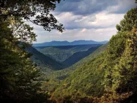Fern Creek Cabins @ New River Gorge, Secluded, White Water, Hiking, Hot Tub.
