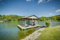 Gordon's Grandview Lakehouse beautiful year round in every season.