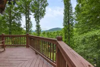 *NEW* Modern Rustic Cabin w/ AMAZING views! Hot Tub, 2 King Suites, Pet Friendly