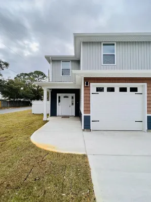 Charming Townhome, 5 min from Sandy Beaches !