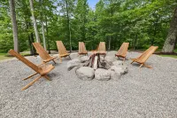 Secluded Cabin w/ Natural Swim Hole-HotTub-Trails