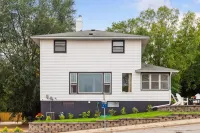 Downtown Excelsior Dream Home! Hotels in Excelsior