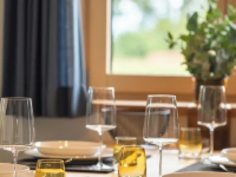 "Graf Chiemo Suites" luyury living direkt am Chiemsee mit privatem Seezugang! Hotels in Chieming