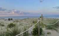 3 Bedroom/Dog friendly/direct ocean views! Hotels near Dewey Beach Parasail