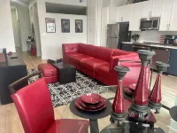 Perfect Location! Skyline View!Gym/Free Parking/Newly Renovated Pool