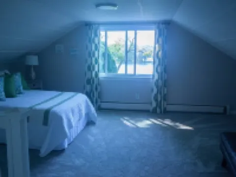 Hilda’s Riverside Retreat Hotels in Enfield