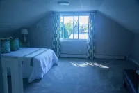 Hilda’s Riverside Retreat Hotels in Enfield