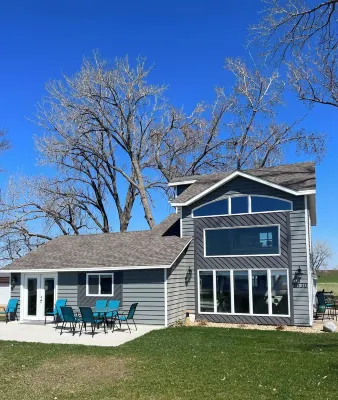 Skeet's Retreat: Lake Herman's Hidden Gem of Adventure and Relaxation! Sleeps 8