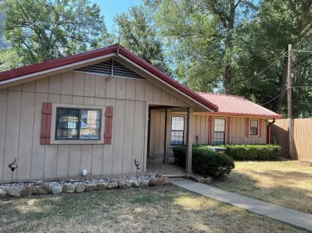 Beautiful views and lake front home on Toledo Bend! Fish right of the dock!