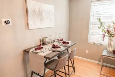 The Stay at Six•One•Four / Walk Right Out to Route 66 Отели в г. Уильямс