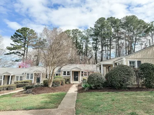 Benny's Bungalow- ITB Five Points End Unit Condo! Family and Pet Friendly