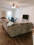 2 BR / 2 BA UNIT! WALKING DISTANCE FROM SQUARE AND CAMPUS!! - 3-Star