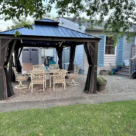Beautiful fully renovated quad in Village Green