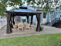 Beautiful fully renovated quad in Village Green - 4-Star