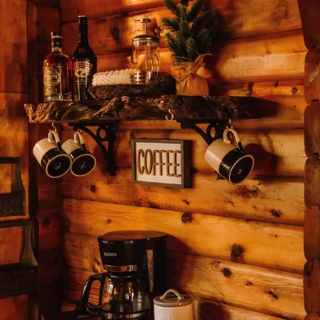 Cozy Fishing Cabin: Hat Creek, Pit River, Fall River, Baum Lake. Burney Falls.