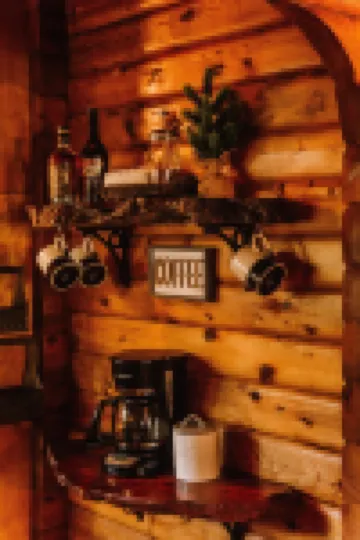 Cozy Fishing Cabin: Hat Creek, Pit River, Fall River, Baum Lake. Burney Falls.